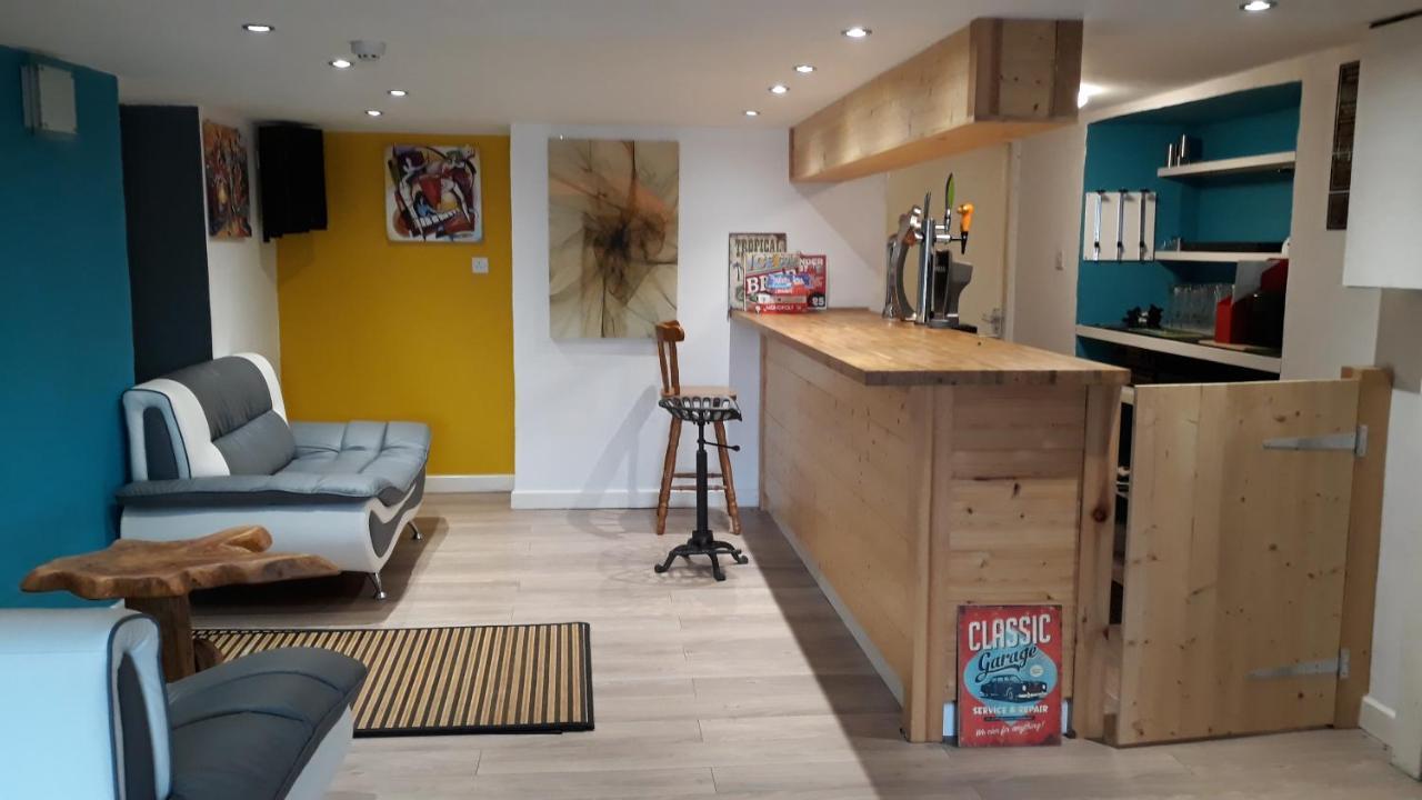 Blue Room Hostel Newquay นิวคีย์ ภายนอก รูปภาพ