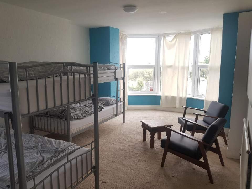 Blue Room Hostel Newquay นิวคีย์ ภายนอก รูปภาพ