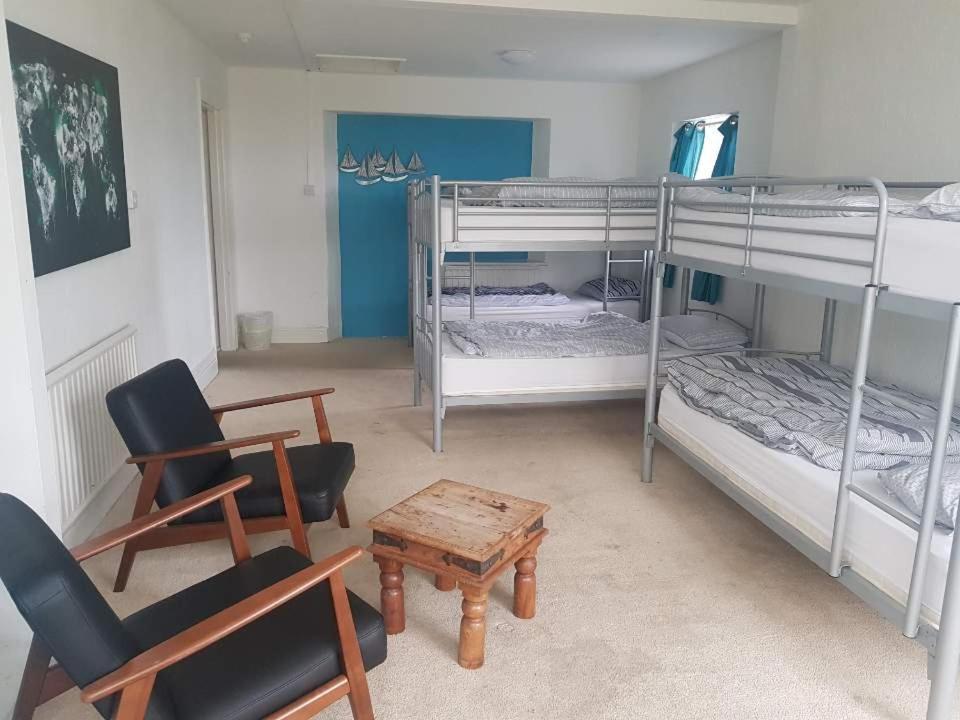 Blue Room Hostel Newquay นิวคีย์ ภายนอก รูปภาพ