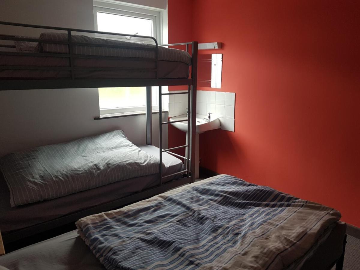 Blue Room Hostel Newquay นิวคีย์ ภายนอก รูปภาพ