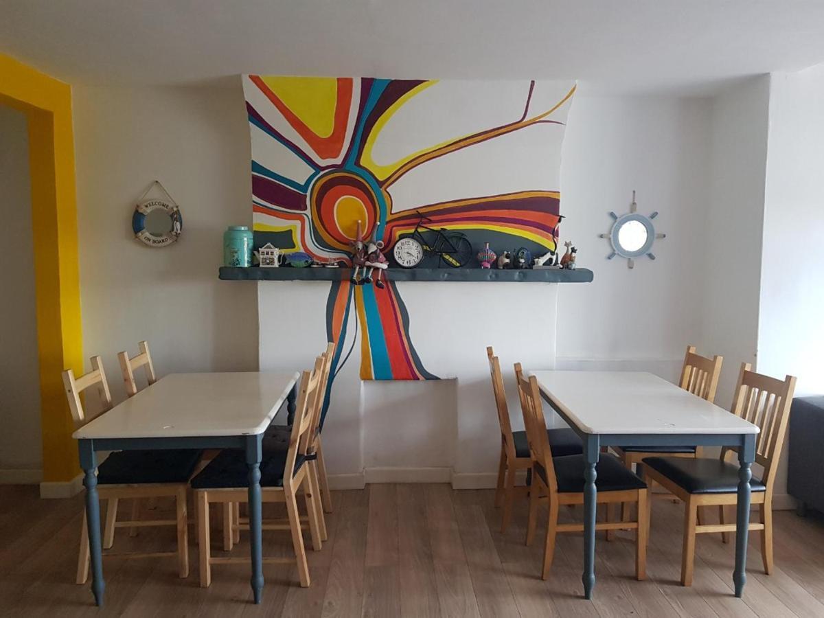 Blue Room Hostel Newquay นิวคีย์ ภายนอก รูปภาพ