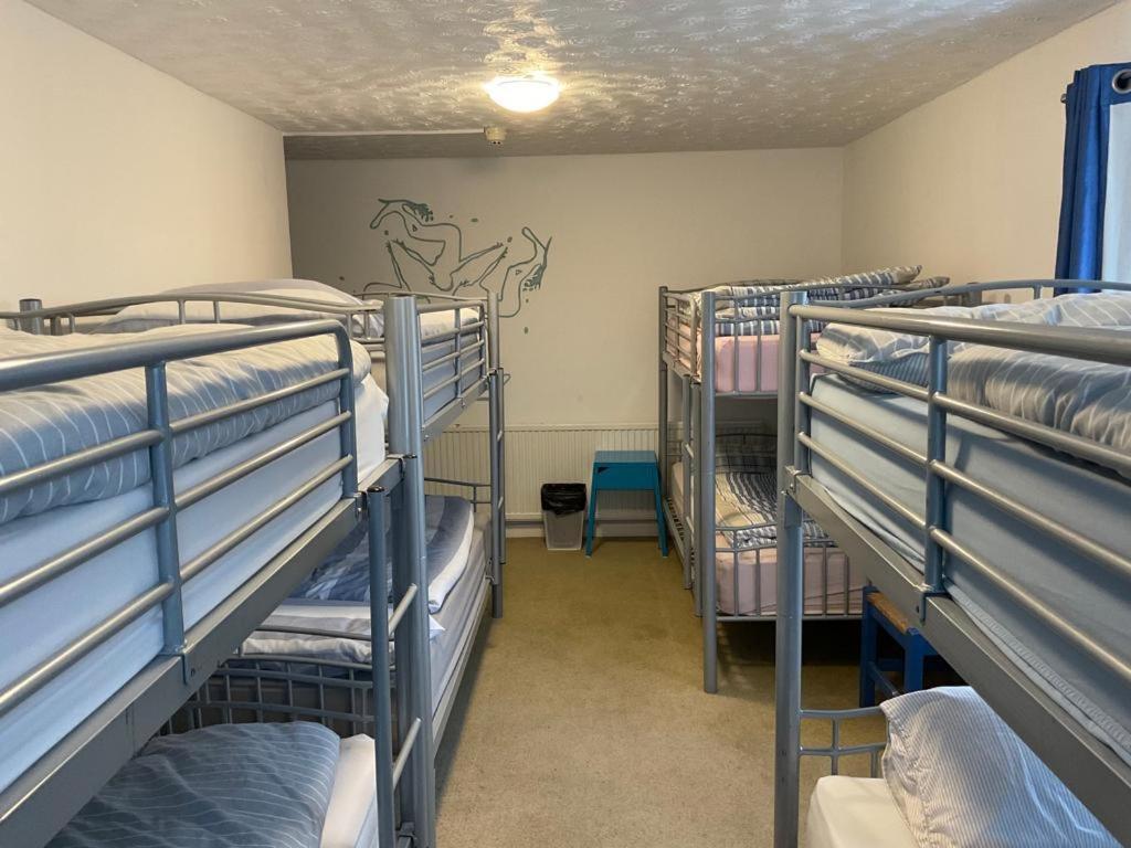 Blue Room Hostel Newquay นิวคีย์ ภายนอก รูปภาพ