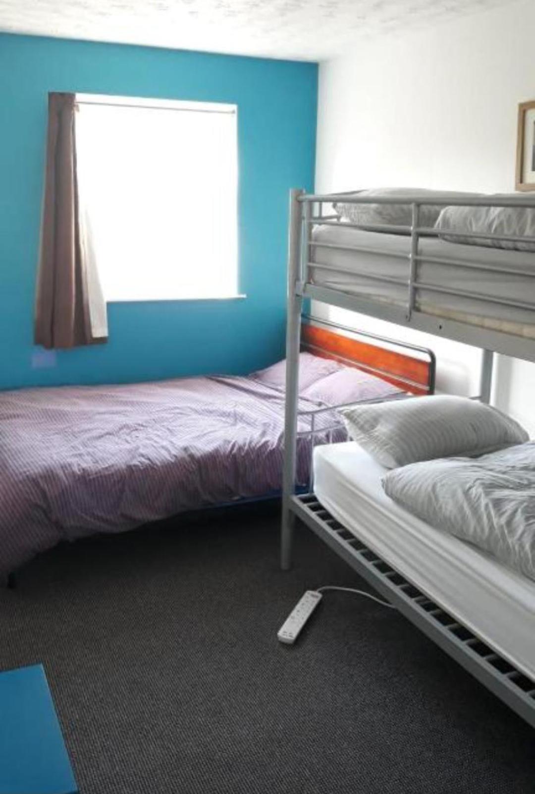 Blue Room Hostel Newquay นิวคีย์ ภายนอก รูปภาพ